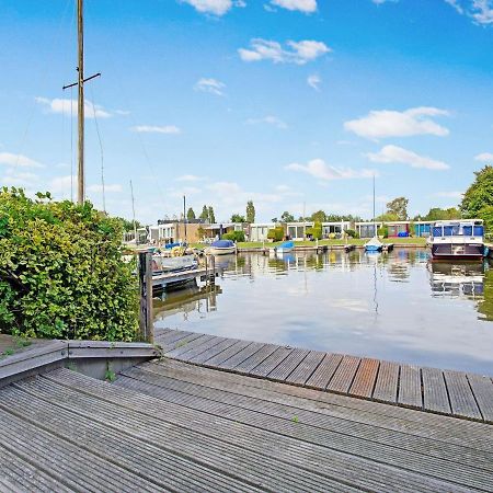 Waterfront Holiday Home With Jetty Boornzwaag over de Wielen Экстерьер фото