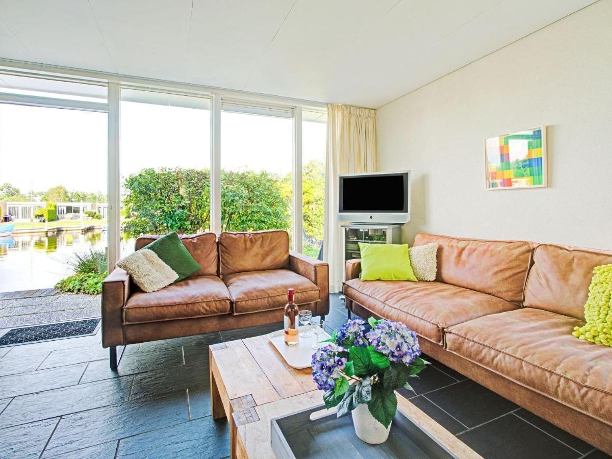 Waterfront Holiday Home With Jetty Boornzwaag over de Wielen Экстерьер фото